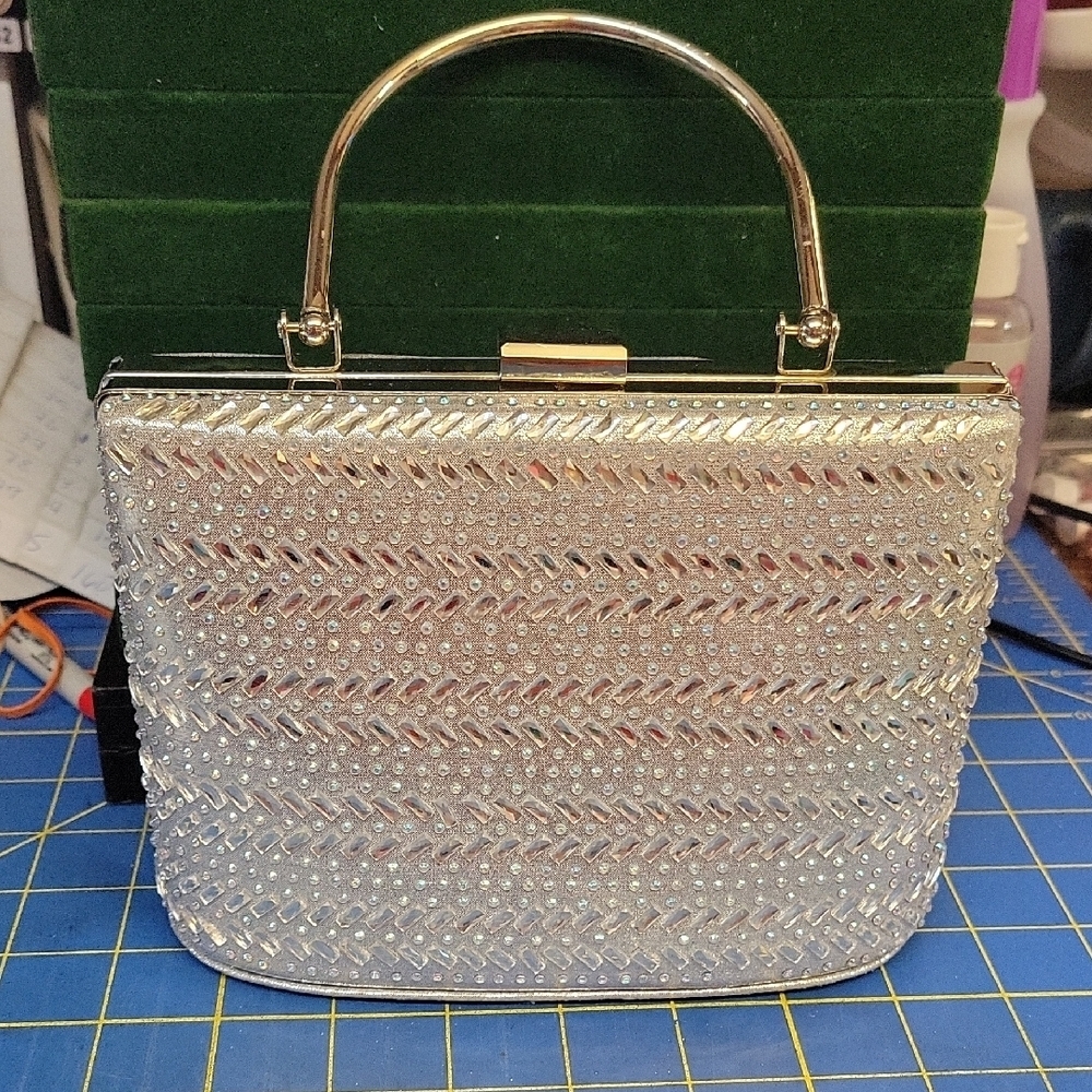 Elegant Silver & Rhinestone Handbag 7x5x3.5 New - Picture 1 of 6